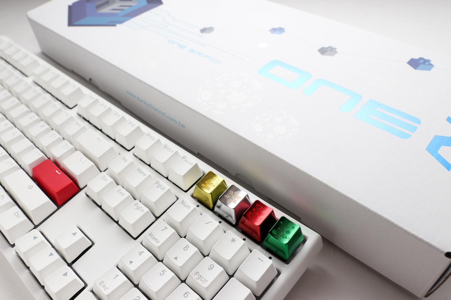Ducky One 2 Pure White 2020 Christmas Limited Edition MX BROWN RGB LED Double Shot PBT Mechanical Keyboard