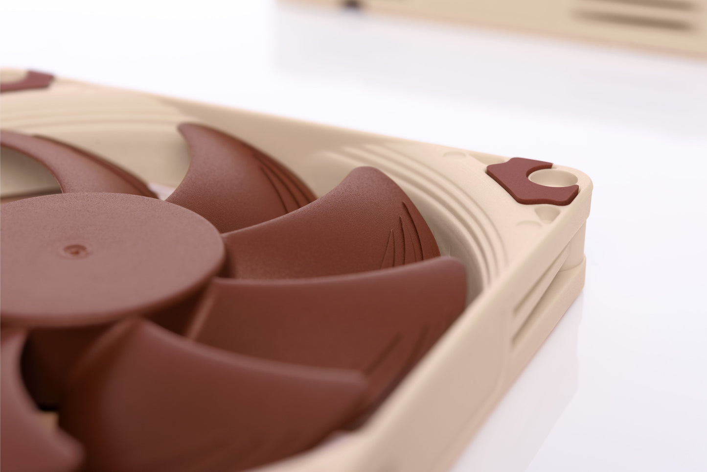 Noctua NF-A9x14 PWM 4-pin case Fan (NF-A9x14-PWM)