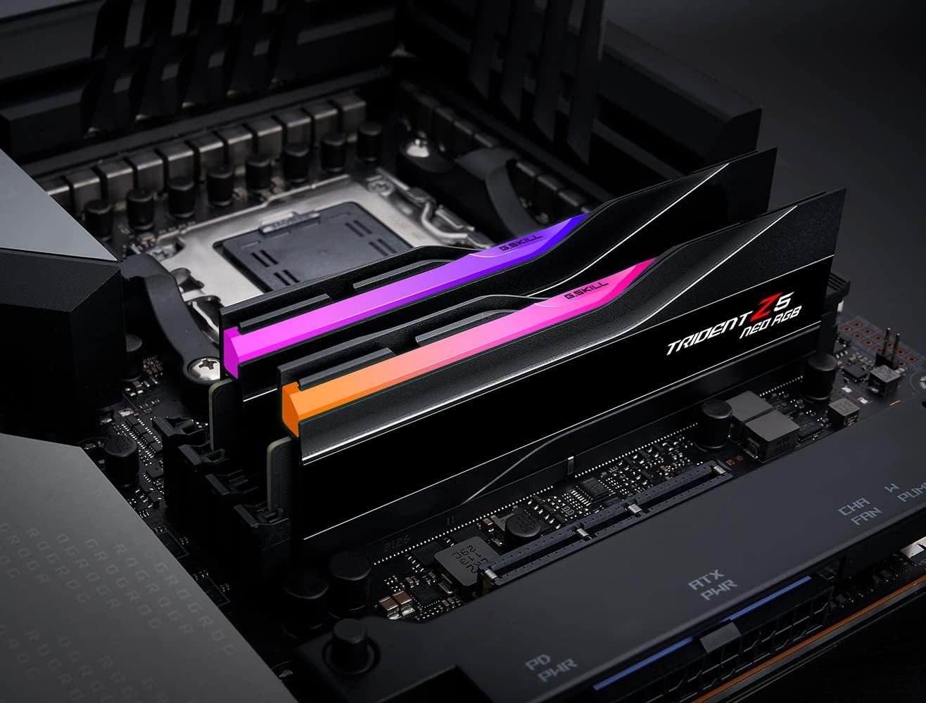 G.skill Trident Z5 Neo RGB 32GB (2 x 16GB) DDR5-5600 CL28-34-34-89 1.35V  AMD EXPO (F5-5600J2834F16GX2-TZ5NR)